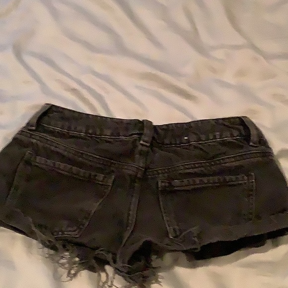 These black low rise jeans are stunning - Picture 2 of 3